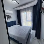 In In The Center By The Sea Apartament